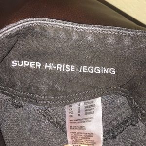 American Eagle Super High Rise Jegging